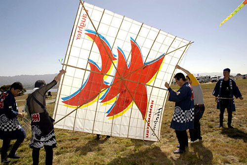 サンフランシスコから私が描いたデザイン文字の凧がやってきた 気まぐれレポート 石川明デザイン研究所
